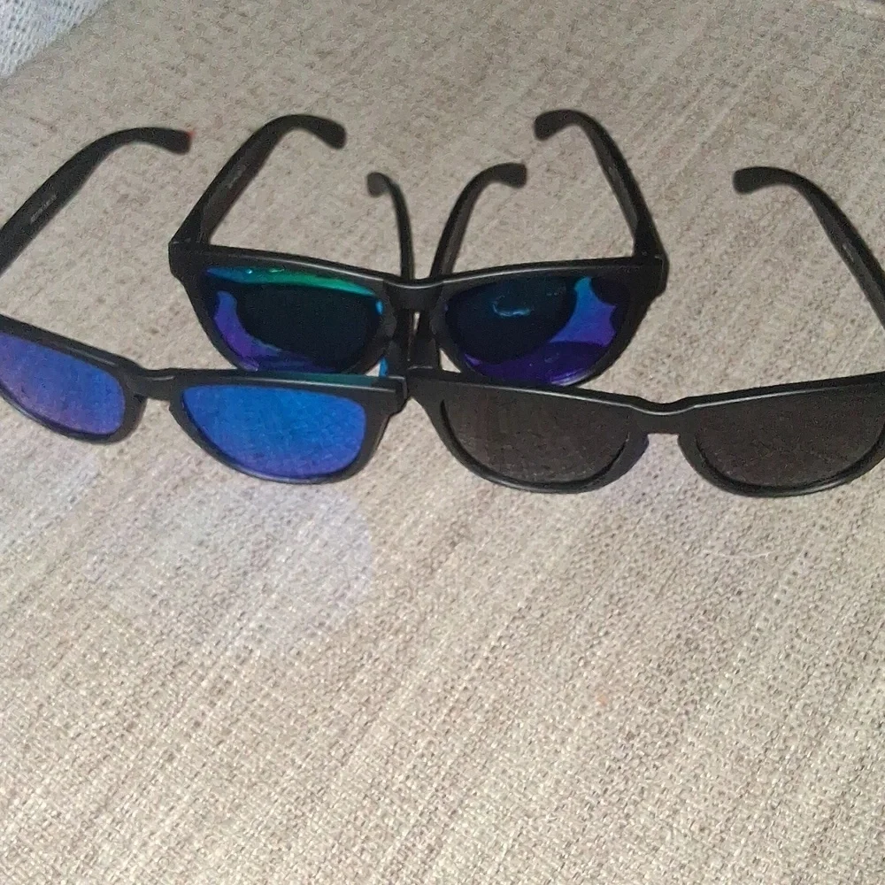 Sleek Black Sunglasses Trio by Arjien – New in Box